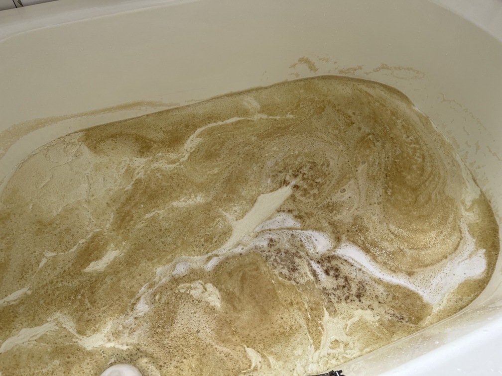 風呂釜配管洗浄中①